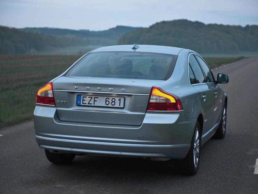  Volvo S80 2.0T 2010 года  (фото 4 из 5)